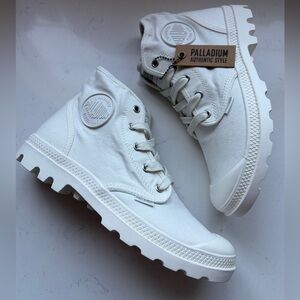 Brand new- Palladium White Sneakers